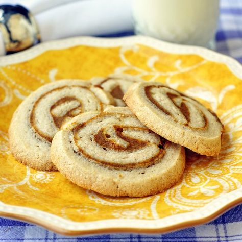 Pumpkin Pie Pinwheel Cookies Halloween Pinwheel Cookies, Pinwheel Cookies Recipe, Pinwheel Cookies, Rock Recipes, Baking Inspiration, Delicious Cookies, Buttery Cookies, Smart Cookie, Cat Recipes