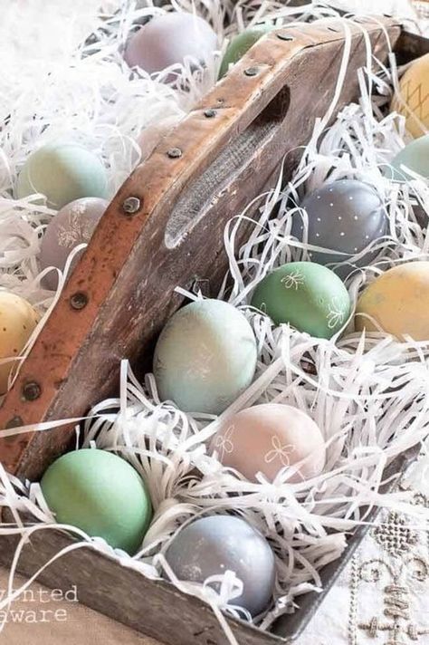 Hand painted wooden eggs in a vintage metal tool caddy. 4h Cloverbud, Painted Wooden Eggs, Egg Project, Wooden Easter Eggs, Paint Together, Wood Deco, Painted Eggs, Easter Egg Crafts, Easter Egg Painting