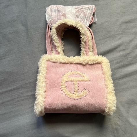 Bnwt Ugg X Telfar Suede Shopper In Small Size Telfar Mini Bag, Telfar Bags, Dr Wardrobe, Pink Uggs, Mini Pink, Girly Bags, Fashion Couture, Pink Girly Things, Summer 24