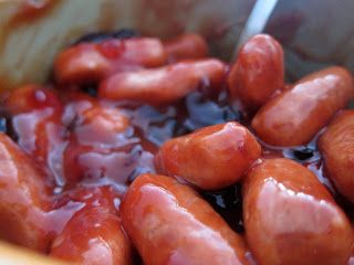 Sweet and Sour Lit’l Smokies Cocktail Wieners, Little Smokies Recipes, Smokies Recipe, Little Smokies, Cream Cheese Appetizer, Meat Appetizers, Pot Luck, Fruity Cocktails, Party Finger Foods