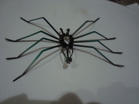 Hello , This is a little spider made from a couple cable ties so is a very cheap spider props and easy to make it.You can paste it where the wall or anywhere you like, you can also make a spider living in various sizes using cable ties with a certain size you want and a variety of colors or you can use paint in order get a rich color. How to do the same. and now let's create our own spider props. Witch Costume Diy, Tie Art, Halloween Diorama, Green Spray Paint, Tie Ideas, Witch Costumes, Tie Crafts, Halloween 4, Harry Potter Diy