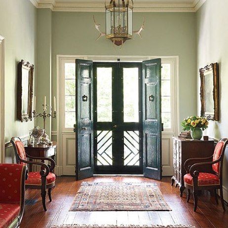 Elizabeth Locke’s Virginia Farmhouse : Architectural Digest Double Screen Doors, Virginia Farmhouse, Decoration Hall, Elizabeth Locke, Entrance Way, Hall Interior Design, Virginia Homes, Foyer Decorating, Entry Hallway