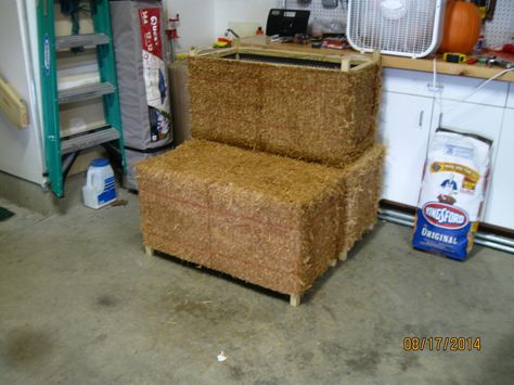 Fake hay bales using raffia mats from Joseph m. Stern co. Diy Faux Hay Bale, Diy Fake Hay Bales, Diy Hay Bales Prop, Faux Hay Bales Diy, Bail Of Hay, Hay Bale Decorations, Small Dinner Table, Halloween Library, Hay Box