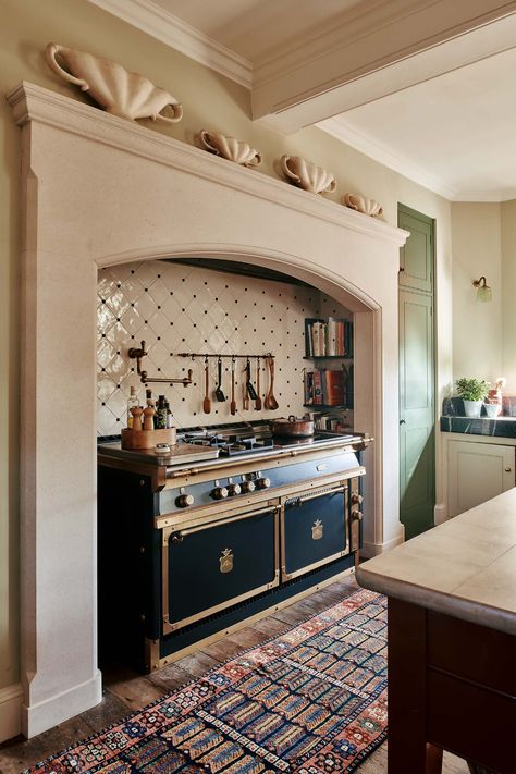 OG Professional 168 | Cooking Ranges | Officine Gullo Victorian Country House, Officine Gullo, Bespoke Kitchen Design, Cooking Range, Professional Cooking, Joinery Design, Range Cooker, Luxury Kitchen Design, Family Kitchen