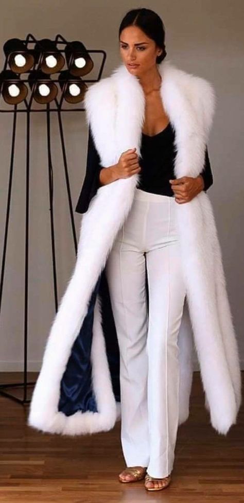 White Fur Vest, Classy Clothes, Fur Gilet, Nails Cute, Elegant Clothes, Captain Kirk, Fabulous Furs, Girly Style, White Fur