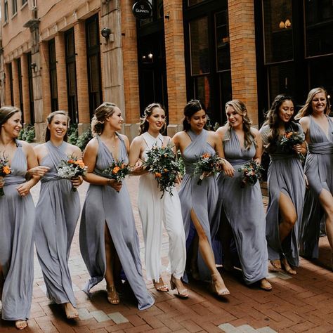 Wedding Party Poses, Bridesmaid Poses, Bridesmaid Pictures, Bridesmaid Photoshoot, Bridal Parties Pictures, Tuscan Countryside, Wedding Picture Poses, Bridesmaids Photos, Bridal Party Photos