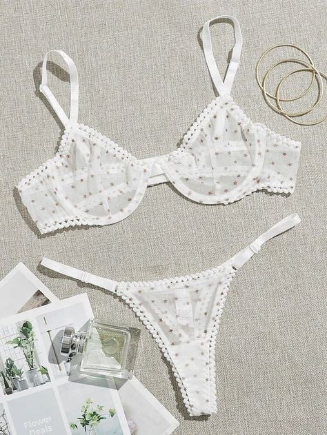 Cute Sleepwear, Lingerie Inspiration, Cute Lingerie, Lingerie Outfits, Pretty Lingerie, Bra And Panty Sets, Bras And Panties, Lingerie Fashion, Star Print