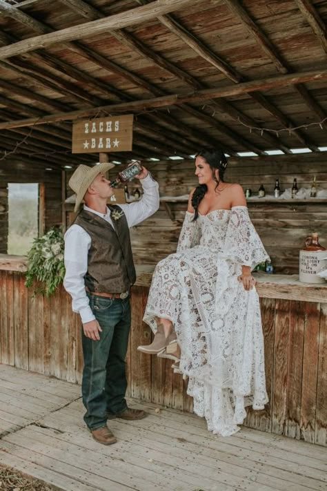 Epic Canadian Country Farm Wedding - Janine Deanna Photography - Alberta, Canada ranch wedding with cowboy hats, a saloon & boho off-the-shoulder Rue de Seine dress Vestidos Country, Country Wedding Pictures, Western Saloon, Eastern Culture, Wedding Dr, Western Wedding Dresses, Country Style Wedding, Cowboy Wedding, Boda Mexicana