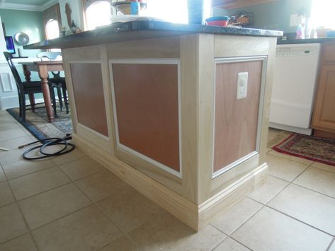 DIY kitchen island remodel – Addicted2projects Kitchen Island Molding, Kitchen Island Remodel, Kitchen Island Trim, Island Remodel, Remodeled Kitchens, Kitchen Renovation Diy Ideas, Kitchen Island Makeover, Model Dapur, Cocina Diy