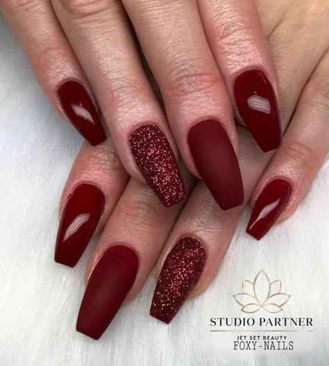 Nail Red Matte, Matt Red Christmas Nails, Red Shilak, Matte Red Nails Christmas, Christmas Nails Matte Red, Dark Red Winter Nails, Matte Dark Red Nails, Dark Red Nails With Glitter, Red Nails Matte