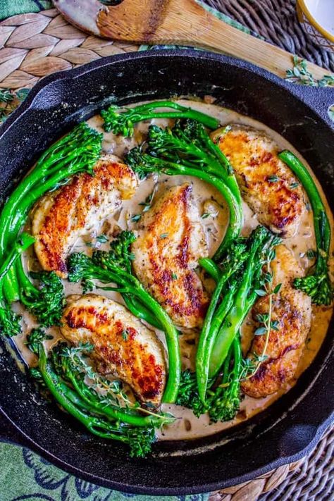 This easy pan-seared chicken is a great weeknight dinner! But it tastes restaurant quality. The creamy mustard sauce compliments the broccolini perfectly! Chicken And Broccolini, Broccolini Recipes, Chicken Broccolini, Mustard Cream Sauce, Creamy Mustard Sauce, Seared Chicken, Pan Seared Chicken, Food Charlatan, Mustard Sauce