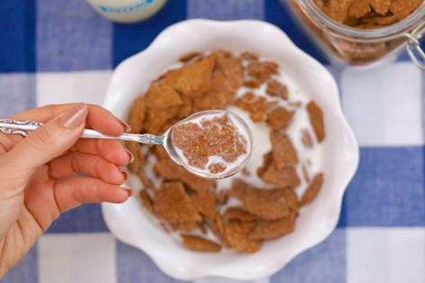 Homemade Bran Flakes Cereal Bran Flakes Cereal, Cereal Recipes Homemade, Bran Flakes, Flake Recipes, Homemade Cereal, Bran Cereal, Bigger Bolder Baking, Healthy Cereal, Cereal Recipes