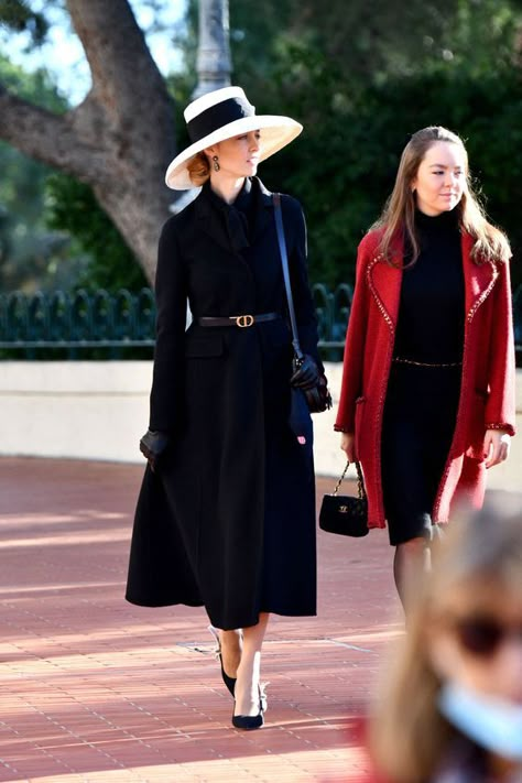 90s Chola Fashion, Princess Alexandra Of Hanover, Charlene Von Monaco, Alexandra Of Hanover, Looks Kate Middleton, Andrea Casiraghi, Gala Gown, Beatrice Borromeo, Princess Alexandra