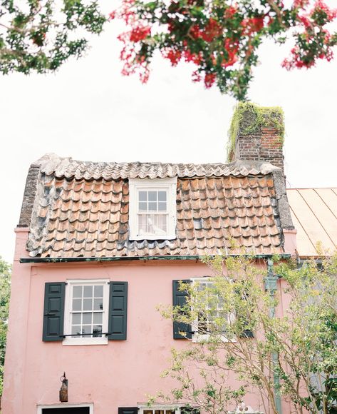 Scenes from Charleston! So excited to be heading back to low country to celebrate an amazing couple 🤍 Low Country Homes, Airbnb Rentals, Country Homes, Low Country, Country House, So Excited, Charleston, Quick Saves