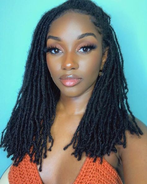 Microlocs Extensions, Long Microlocs, Micro Loc Extensions, Black Hair Locks, Small Locs Black Women, Layered Locs, Micro Locs, Instagram Light, Short Locs Hairstyles