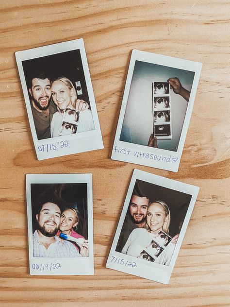 Pregnant Polaroid Photo, Photo Booth Baby Announcement, Poloroid Pictures Maternity, Poloroid Pictures Ideas Pregnant, Photobooth Pregnancy Announcement, Pregnancy Tracking Pictures, Photo Booth Pregnancy Announcement, Polaroid Baby Announcement, Polaroid Bump Pictures