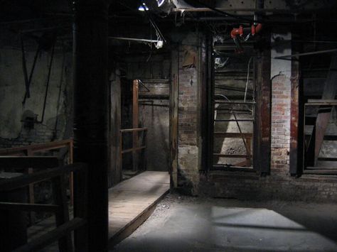 Headed to #Seattle? Take some time to explore this vast network of alleyways hidden just beneath your feet. #underground #seattleunderground #strangeandspooky #travelforkids #travelwithkids #washingtonstate #billspeidel #storytellerspotlight Seattle Underground Tour, Seattle Underground, Basement Cellar, Washington State History, Haunted America, Abandoned Place, Abandoned Cities, Sleepless In Seattle, Quiet Room