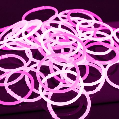 Glow Sticks Glow Bracelets 100 Premium Quality Glowsticks - Pink: Amazon.co.uk: Toys & Games 2000s Birthday Party Theme, Pink Birthday Theme, Pink Birthday Decorations, Hot Pink Birthday, Pink Party Theme, Glow Stick Party, Pink Sweet 16, Sweet Sixteen Birthday Party Ideas, 16th Birthday Decorations