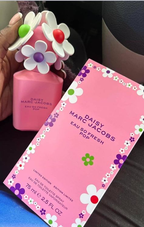 Marc Jacobs Perfume, Daisy Perfume, E Girl Aesthetic, Marc Jacobs Daisy, Body Hygiene, Victoria Secret Perfume, Hair Perfume, Bath And Body Care, Girl Tips