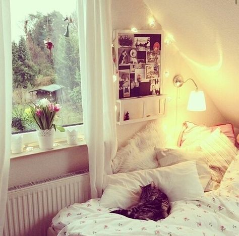 Tumbler Room Ideas Bedrooms, Decorate A Small Bedroom, Tumblr Bedroom, Girl Room Decor, Teenage Room, Cosy Room, Dream Apartment, House Room, Room Decor Ideas