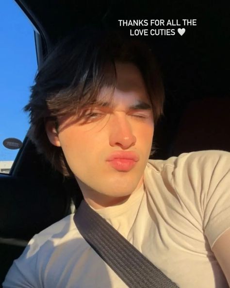 Updates on Joshua Colley (@updatesonjoshua) • Instagram photos and videos Malia Baker, Joshua Colley, Kylie Cantrall, Yeri Mua, Descendants 4, Descendants Characters, Dead Boy, Descendants Cast, Andrew Scott