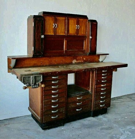 Jewelers Desk, Workbench Dimensions, Antique Industrial, Shop Displays, Diy Workbench, Workbench Plans, Woodworking Workbench, Tool Boxes, Woodworking Hand Tools