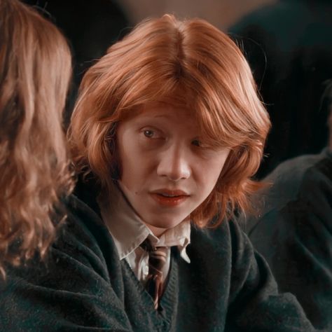 Hp Icons, Harry Potter Script, Ron Weasley Aesthetic, Rupert Grint Ron Weasley, Hery Potter, Weasley Aesthetic, Weasley Harry Potter, Slytherin Ravenclaw, Harry Potter Ron Weasley