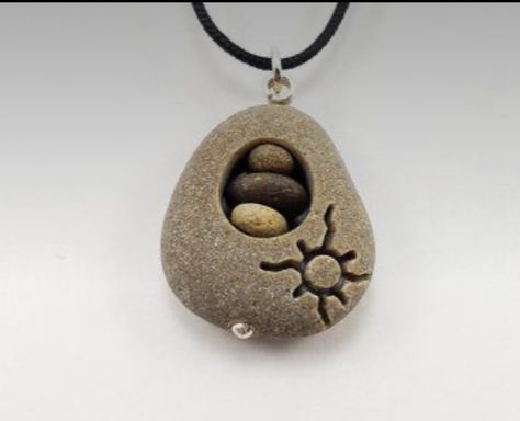 Rock Necklaces, Rock Carving, Dremel Crafts, Beach Stones Jewelry, Pebble Jewelry, Dremel Carving, Rock Necklace, Stone Engraving, Pebble Stone