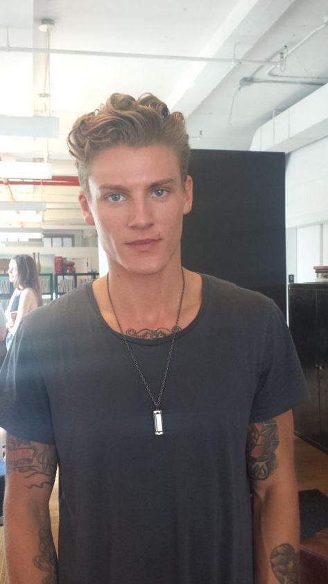 Mens Fashion Hairstyles, Short Sides Long Top Hair Men, Slick Back Hair Men, Square Shaped Face Hairstyles, Square Shape Face, Slicked Back Hair Men, Mikkel Jensen, Mens Hairstyles Short Sides, Hairstyle Male