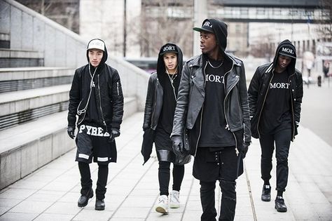 Long Mode Hip Hop, Black Swag, Street Goth, Chanel Style Jacket, Revival Clothing, Health Goth, High Fashion Men, Streetwear Mode, Beastie Boys