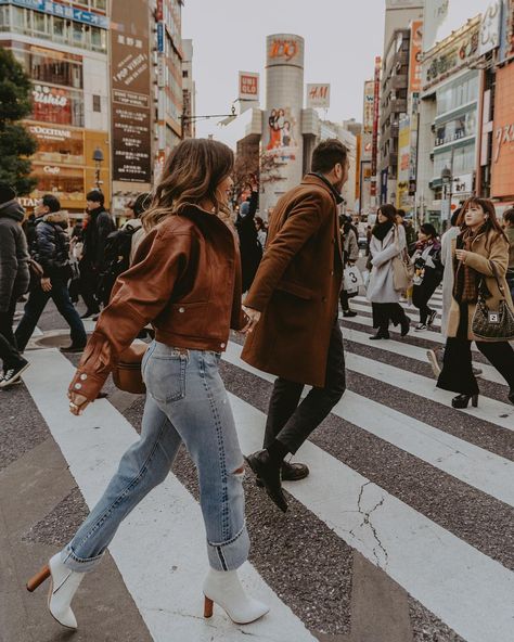 Japan Autumn Outfit, Flower Photoshoot Editorial, Pride Looks, Hongkong Outfit, Prenup Outfit, Spring Outfits Japan, Tokyo Outfits, Japan Photoshoot, Ootd Couple