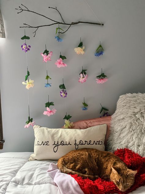 Flowers On Fishing Line, Diy Flower Wall, Flower Wall Hanging, Hanging Flower Wall, Hanging Flowers, Booth Ideas, Fishing Line, Diy Flowers, Flower Wall