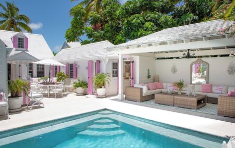 The Most Photographed House in the Bahamas! Bahamas Interior Design, Bahamas House, Pineapple House, Exuma Bahamas, Beach House Exterior, Blue Hole, Outdoor Entertainment, Entertainment Area, Pink House