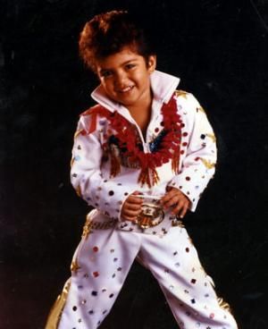 Bruno Mars Style, Elvis Impersonator, Cool Kids Club, Young Elvis, Bear Birthday Party, Bruno Mars, Elvis Presley, Celebrity Crush, Cool Kids