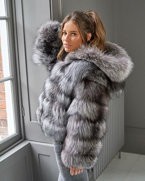 T R E N D ~ S T U D I O op Instagram: "COAT OF DREAMS 💗❄️ Our new silver fox fur coat with an added hood for extra warmth 🙌🏼 Such a beautiful colour which will be an investment…" Fox Coat, Girls Fur, Fur Hood Coat, Marshmallow Pops, Parka Women, Coat Trends, Fur Clothing, Nike Lunar, Fur Coats Women