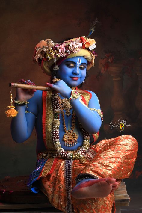 Krishna Poses Photoshoot, Krishan Ji Wallpaper Hd 3d, Kanha Ji Wallpaper, Wallpaper Radhe Krishna, Lord Krishna Wallpaper, Krishna Photoshoot, Radhe Krishna Love, Janmashtami Photos, Krishna Lord