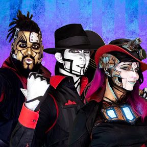 Steam Powered Giraffe Aesthetic, Three Robots, Steampunk Giraffe, Giraffe Images, Steam Powered Giraffe, Giraffe Photos, Giraffe Costume, Military Robot, Giraffe Pictures