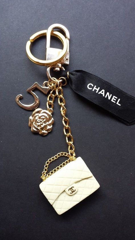 Bag Accessories Charm, Key Chains Aesthetic, Chanel Keychain, Chanel Champagne, Chanel Charm, Bts Ff, New Partner, Good Nutrition, Chanel Inspired