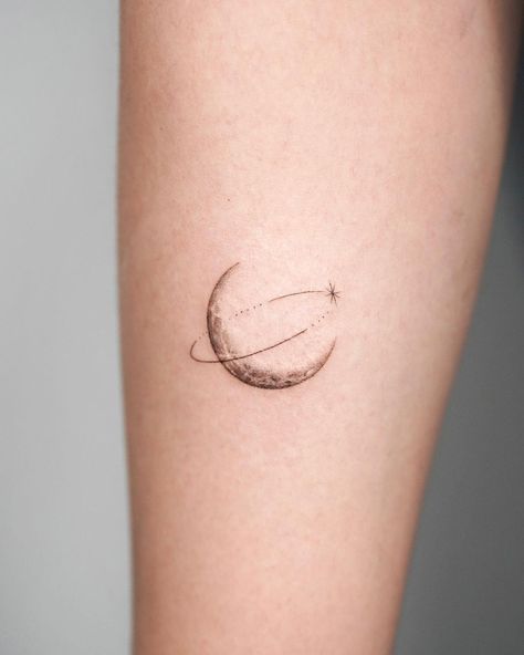 Gradient Moon Tattoo, Tato Moon, Moon Tattoo Designs Minimalist, Sun And Moon Minimalist Tattoo, Sun And Moon Tattoo Minimalist, Whimsical Moon Tattoo, Man On The Moon Tattoo, Small Tattoo Moon, Abstract Moon Tattoo