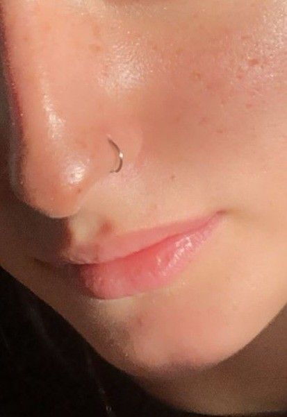 Silver Nose Stud Aesthetic, Nose Stud Aesthetic, Nose Percinings Aesthetic, Piercing Ideas Nose, Nose Piercings Aesthetic, Nose Piercing Inspo, Nose Ring Aesthetic, Nose Piercing Aesthetic, Girls With Nose Rings