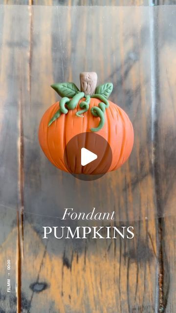 Fondant Pumpkin Tutorial, How To Make Fondant Pumpkins, Pumpkin Fondant, Fondant Pumpkins, How To Color Fondant, Halloween And Fall, Halloween Tutorial, How To Make Pumpkin, Halloween Baking