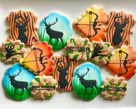 Archery Cookies Decorated, Deer Hunting Cookies, Hunting Theme Cookies, Deer Sugar Cookies Decorated, Hunting Birthday Cookies Decorated, Hunting Themes, Archery Hunting, Birthday Cookies, Sugar Cookies Decorated