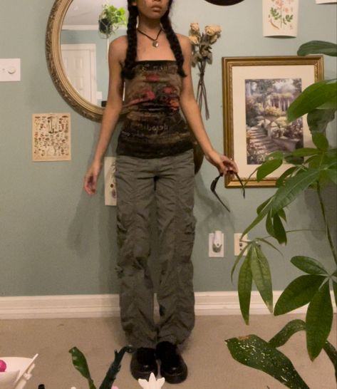 Grunge Layered Outfits, Earthy Y2k, Earthtone Outfits, Tube Top Fit, Indie Outfits Alternative Fashion, Tropical Outfits, Outfits Retro, Earthy Outfits, Layering Outfits