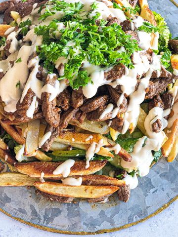 Lamb Shawarma Recipe, Shawarma Ingredients, Shawarma Salad, Beef Shawarma, Crock Pot Inspired Beef Recipes, Tahini Sauce Recipe, Shawarma Spices, Shawarma Recipe, Egyptian Food