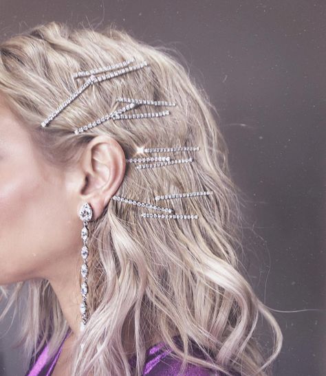 ‘Real Housewives of Beverly Hills’ star Dorit Kemsley stuns at the season 8 reunion show, and now we’ve got a step-by-step guide to her glowing look — how-to Hair Clips 90s, Silver Hair Clip, Hair Accessories Pins, Diamond Hair, Rhinestone Hair Pin, Rhinestone Hair Clip, Butterfly Hair Clip, Celebrity Hair Stylist, Pearl Hair Clip