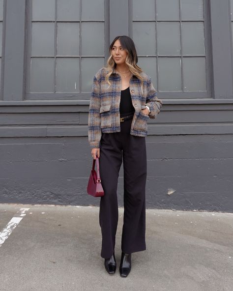 If you need a plaid jacket - look no further! @buffalojeans delivered on this one ✨ #buffalojeans #wearedenim Shop link: https://liketk.it/4W7EY #shopltk #liketkit @shop.ltk #ad • • • • • Fall outfits, plaid jacket, work attire, autumn outfits, fall outfit inspo, fall outfit ideas, autumn outfit inspo, autumn outfit ideas, fall transitional outfit, old money aesthetic, old money style, fall style, autumn style, chic fall look, skort outfit, minimal style, elevated basics, how to style, eas... Business Casual Flannel Outfit, Flannel Work Outfit, Flannel Business Casual, Brown Plaid Blazer Outfit, Fall Outfits Plaid, Casual Flannel Outfits, Plaid Blazer Outfit, Outfit Ideas Autumn, Outfit Old Money