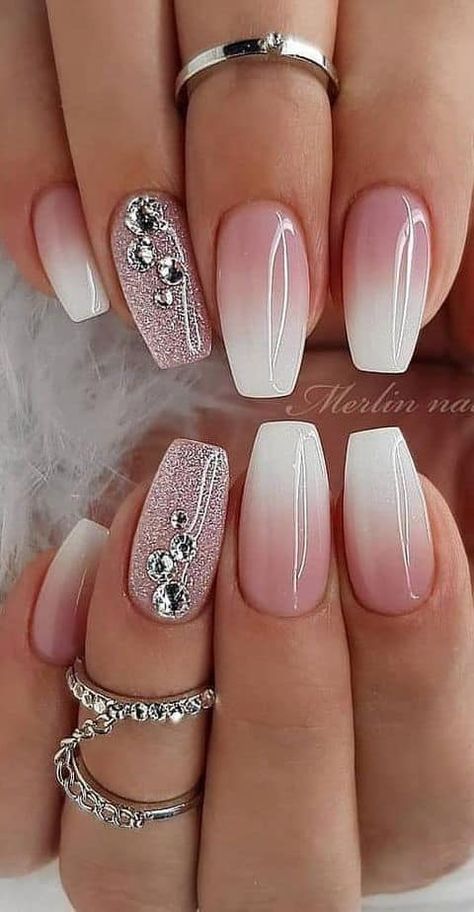 Graduation Nails Ideas, Beach Wedding Nails, Nails Bridal, Quick Nail Art, Bridesmaids Nails, Wedding Nails French, Wedding Nails Glitter, Graduation Nails, Fancy Nails Designs