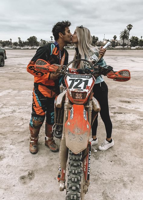 @josear721x dirt bike off-road couple motorcycle championship desert racing iron man Couple Motorbike, Couple Motorcycle, Motocross Couple, Couple Motard, Country Couple Pictures, Desert Racing, Motocross Girls, Country Relationship Goals, Country Relationships