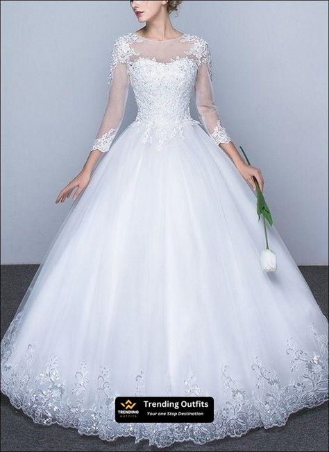 Amazing Wedding Gowns 2023 Christian Wedding Gowns, Chinese Wedding Dress Traditional, Bride Dressing Gown, Wedding Dress Material, Traditional Wedding Attire, Chic Wedding Dresses, Chinese Wedding Dress, Two Piece Wedding Dress, Wedding Dresses For Girls