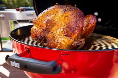 Use your kettle to cook the best turkey ever! Get our tips on preparing the turkey, the grill, how long to cook it and how to know when it is done! Temp To Cook Turkey, Weber Grill Recipes, Grilled Turkey Recipes, Weber Recipes, Whole Turkey Recipes, Cook A Turkey, Weber Grills, The Best Turkey, Bbq Turkey